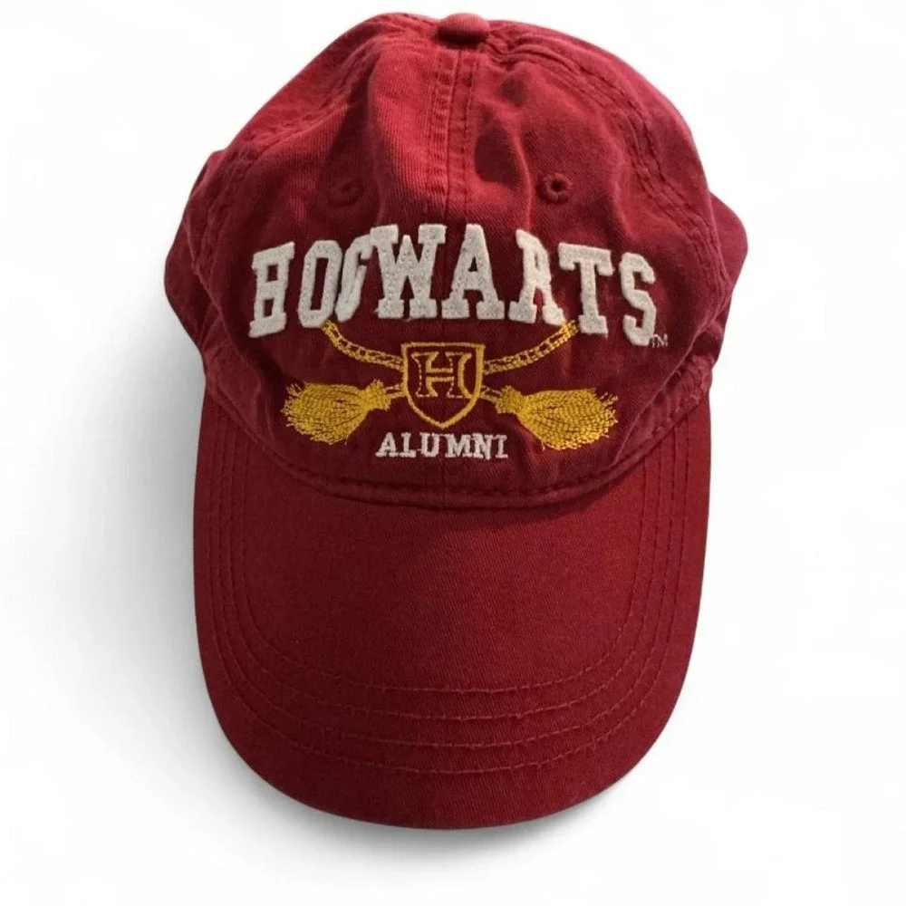 Harry Potter Hogwarts Alumni Cap Unisex OSFM Burgundy Good Embroidered Hat